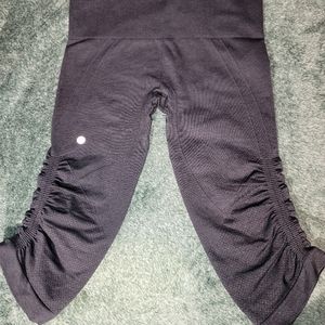 Lululemon In The Flow Crop II Legging Heathered Deep Coal Sz 6